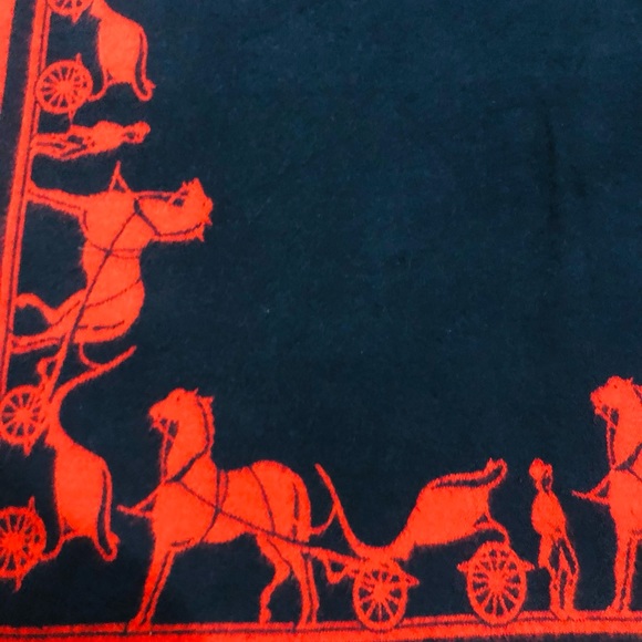 Authentic HERMES CARRE SHAWL - Picture 4 of 7